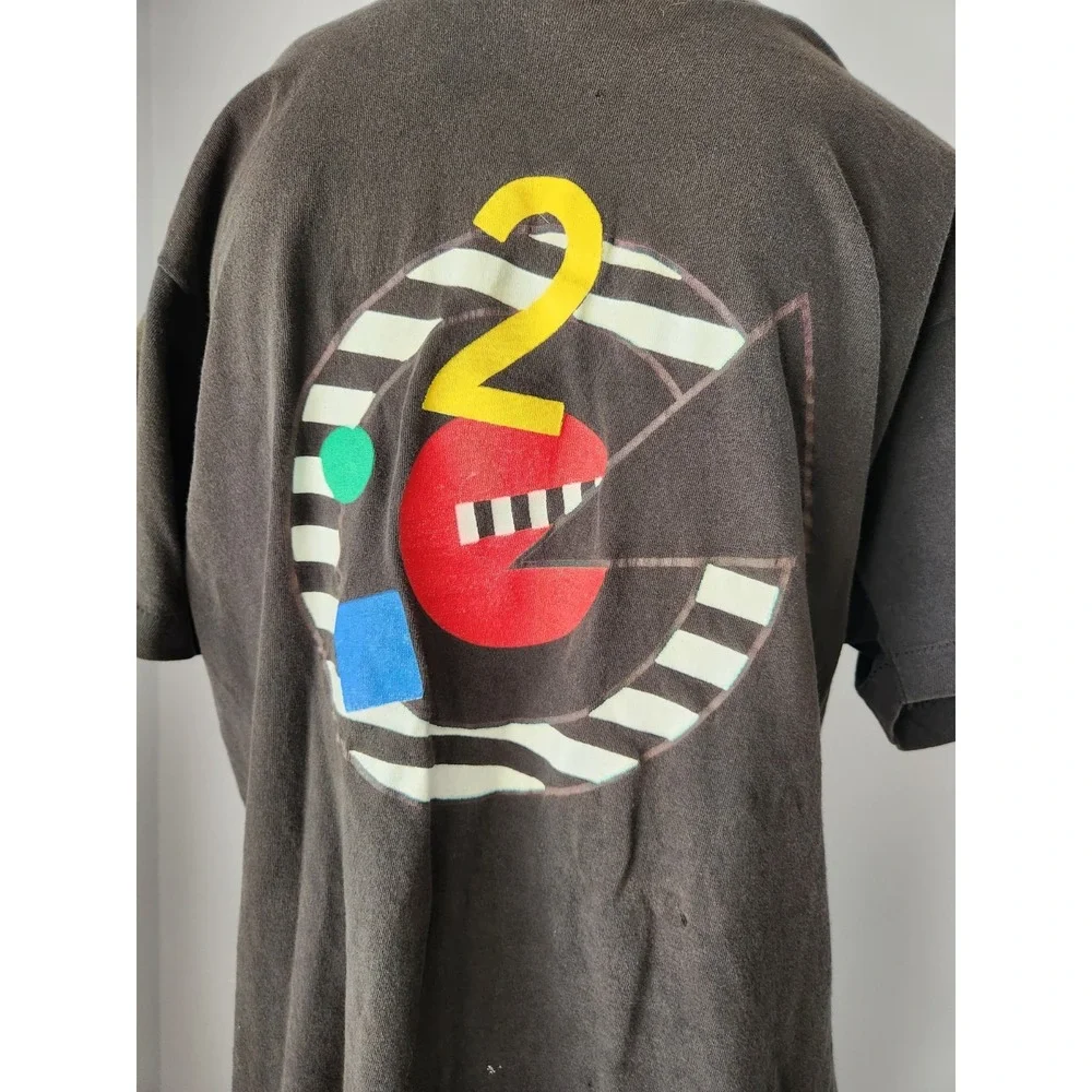 Vintage Single Stitch Geometric Graphic T-shirt‎ Tupac? rapper Design Size SMALL